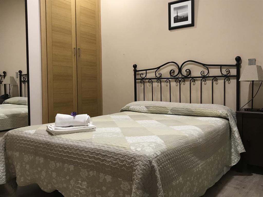 Hostal El Pilar Madrid Eksteriør billede