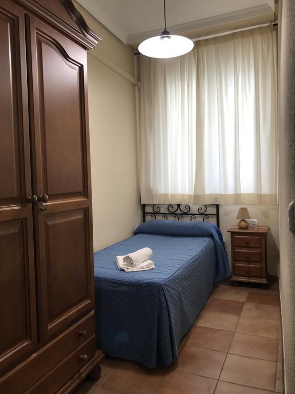 Hostal El Pilar Madrid Eksteriør billede